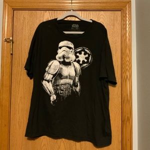 Black star-wars tee shirt